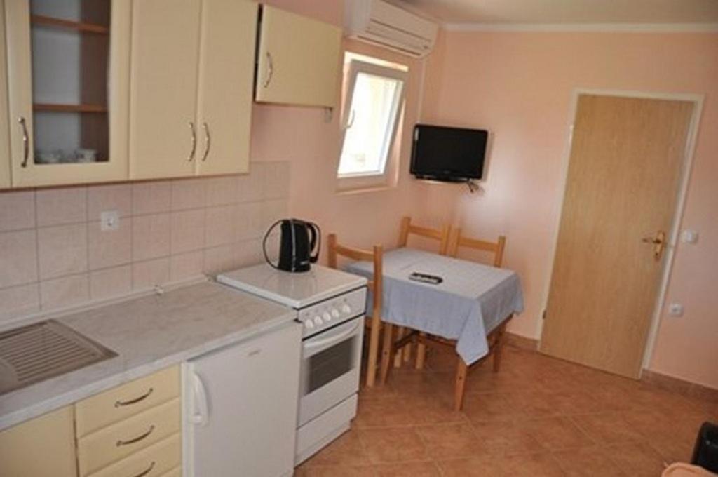 Apartments With A Parking Space Lopar, Rab - 16680 ภายนอก รูปภาพ