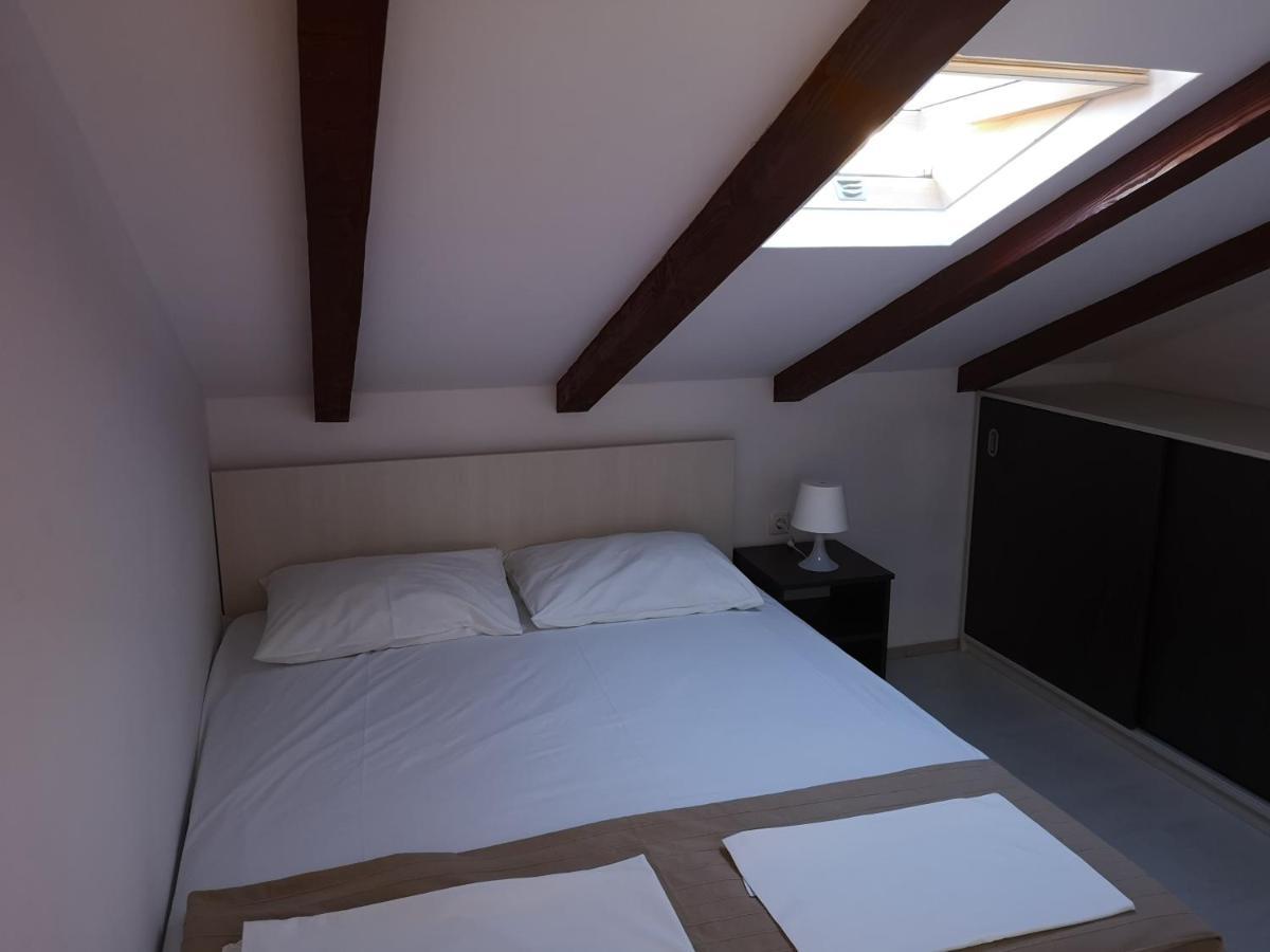 Apartments With A Parking Space Lopar, Rab - 16680 ภายนอก รูปภาพ