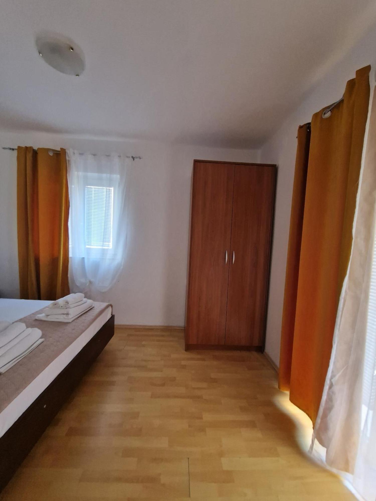 Apartments With A Parking Space Lopar, Rab - 16680 ห้อง รูปภาพ